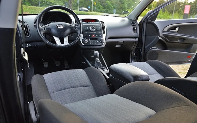 Kia Ceed cena 24900 przebieg: 88000, rok produkcji 2010 z Margonin małe 211